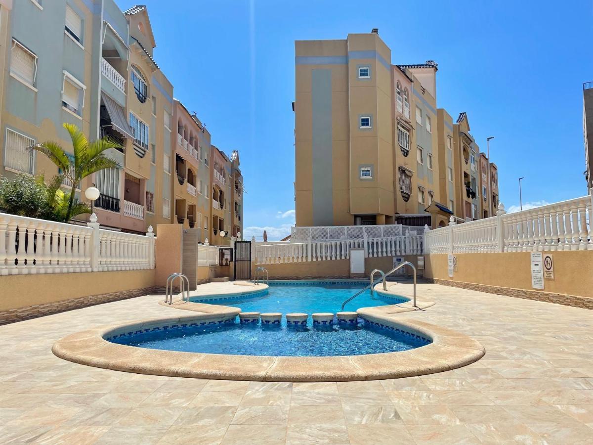 El Papagayo Apartment 2 Mins Walking To The Beach 托雷维耶哈 外观 照片