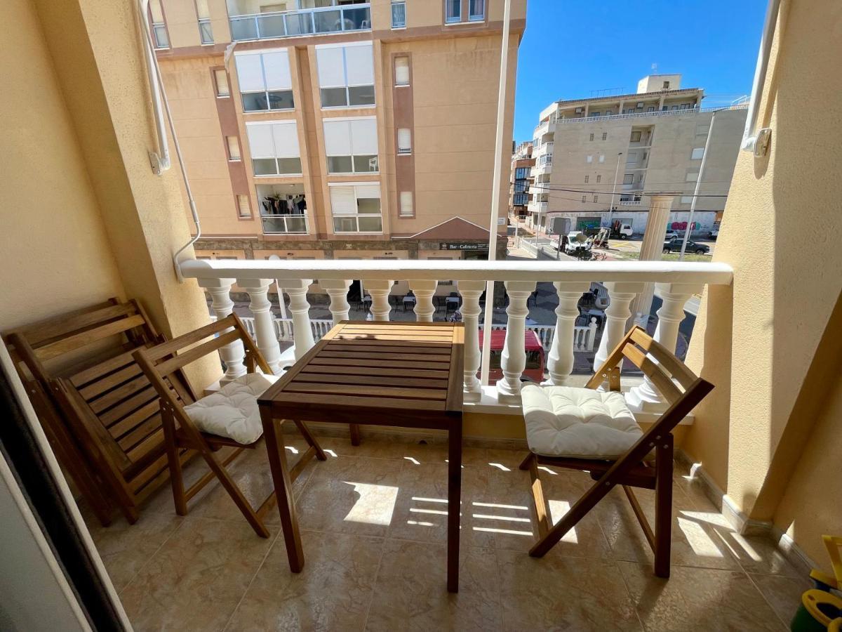 El Papagayo Apartment 2 Mins Walking To The Beach 托雷维耶哈 外观 照片