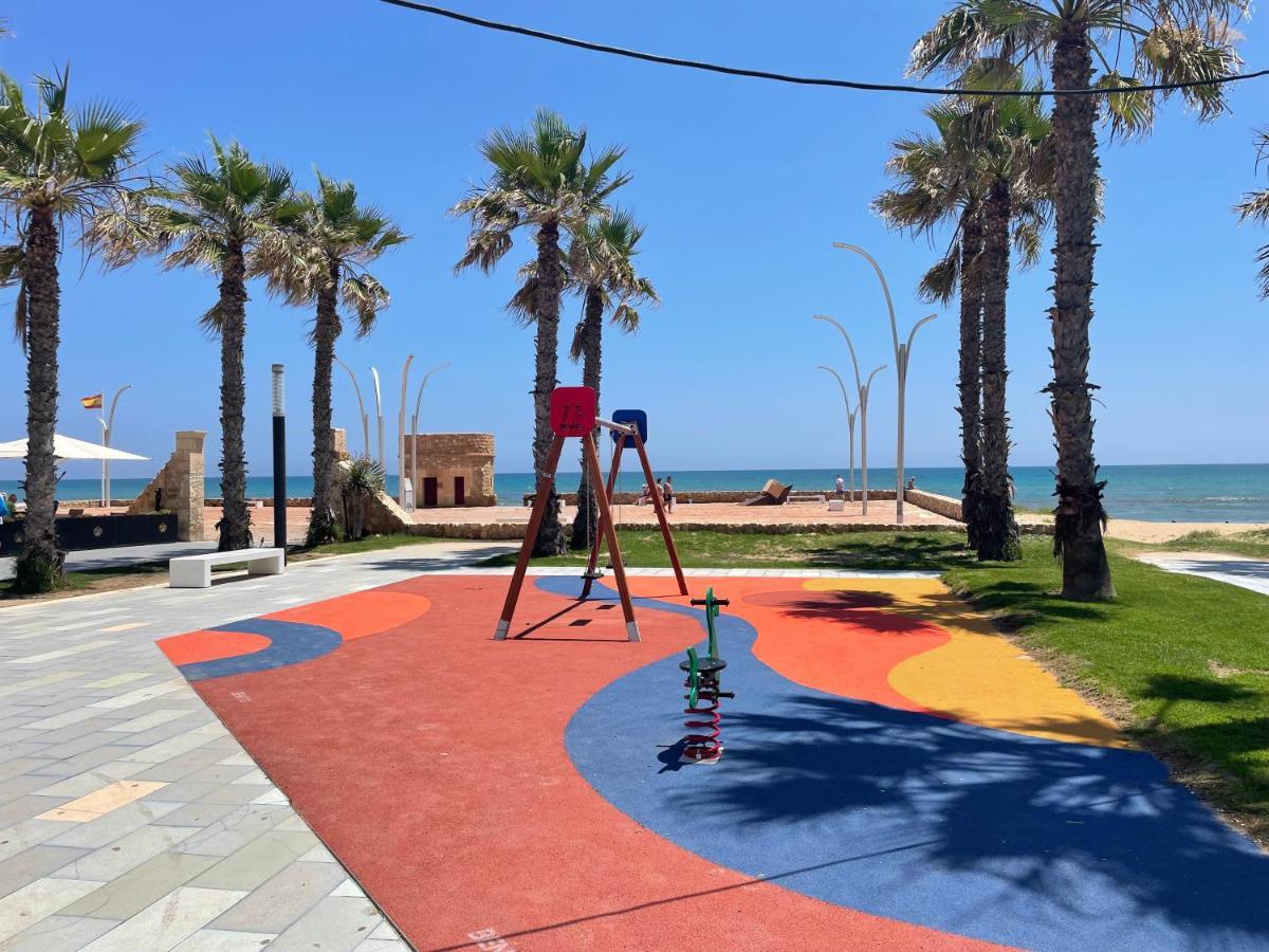 El Papagayo Apartment 2 Mins Walking To The Beach 托雷维耶哈 外观 照片