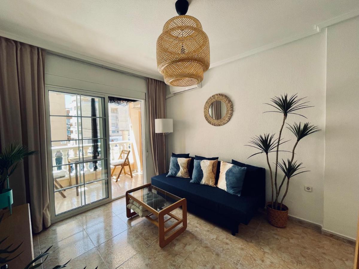 El Papagayo Apartment 2 Mins Walking To The Beach 托雷维耶哈 外观 照片